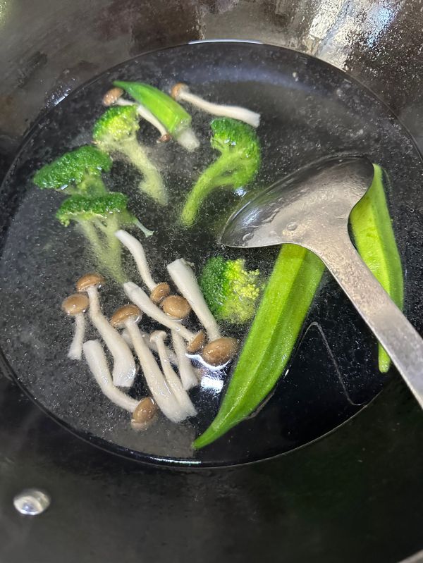 水煮鲜虾超级碗