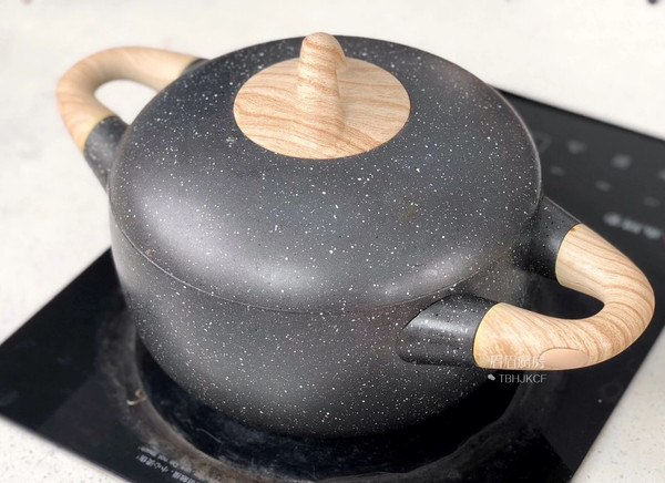 缤纷香芋煲仔饭