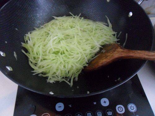 炝拌莴苣丝这样做才美味