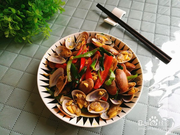 双椒炒花甲的做法