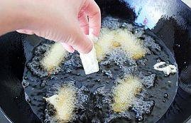 手把手教你外酥里软的脆皮炸鲜奶