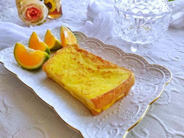 奶香草莓鸡蛋吐司