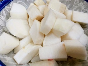 萝卜排骨汤的做法