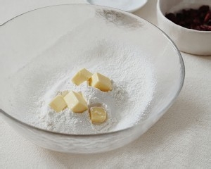 外酥内软的蔓越莓软曲奇的做法