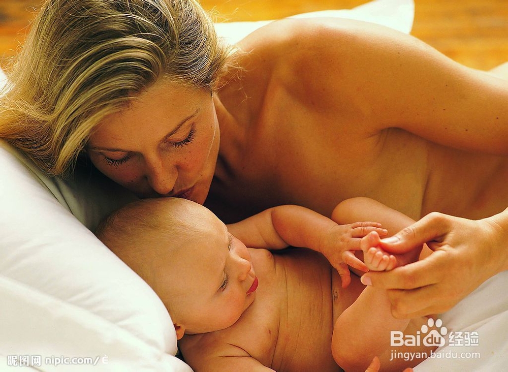 新生儿吐奶该怎么办