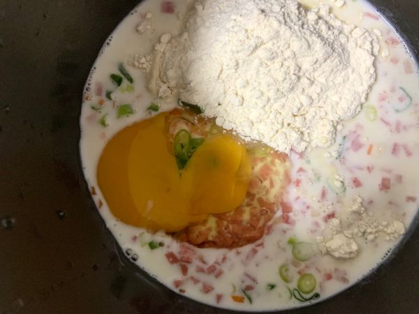 培根香葱牛奶鸡蛋饼