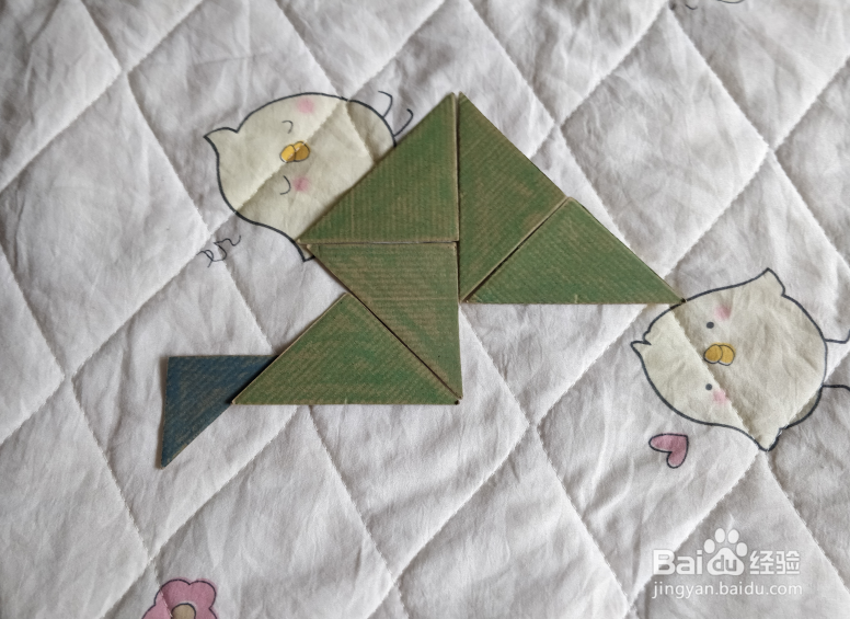 用九巧板怎么拼一个跑步锻炼的小哥哥呢？