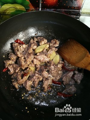 砂锅牛肉炖土豆的做法