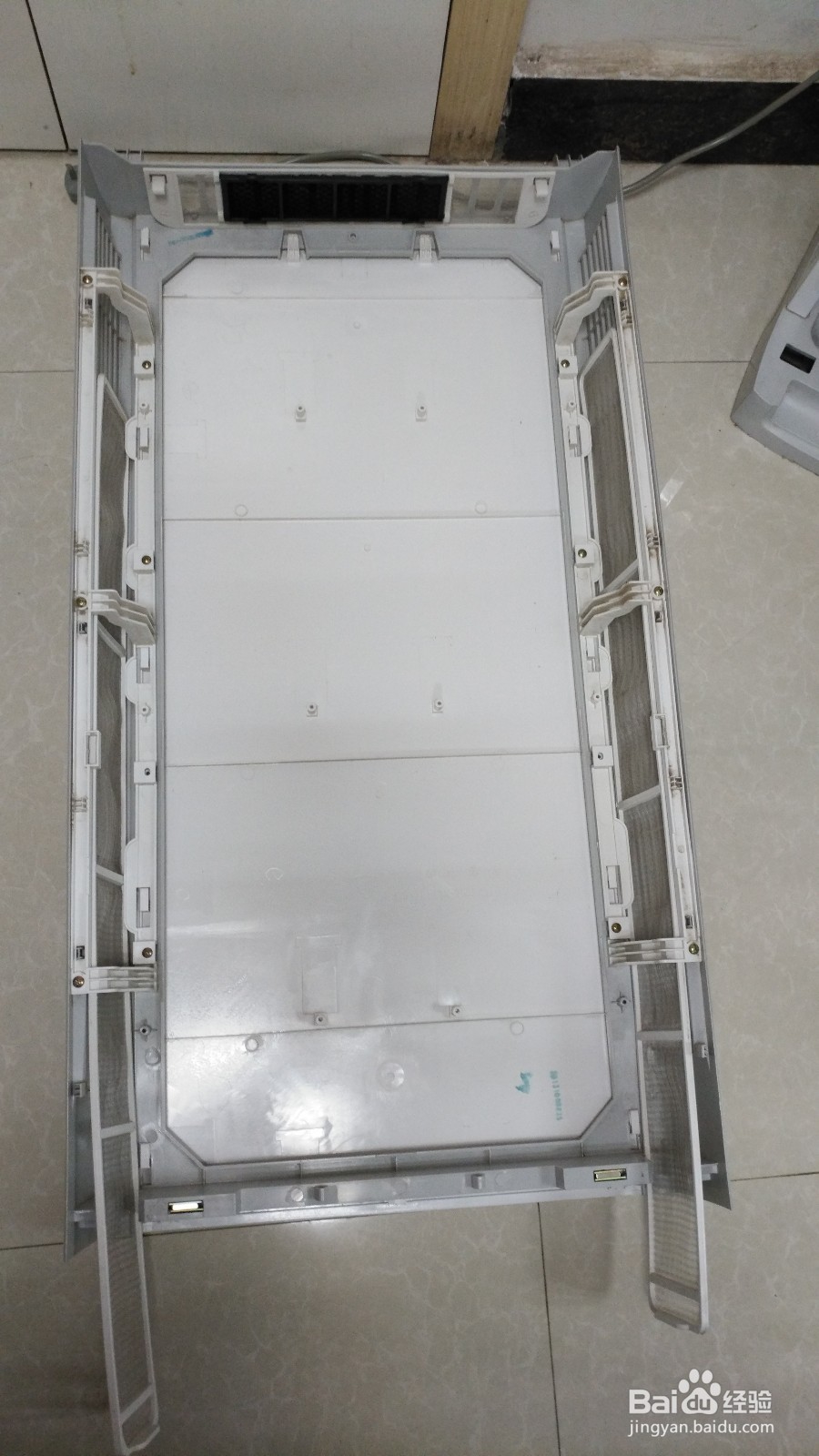 立式空调“尘满”后怎么除尘