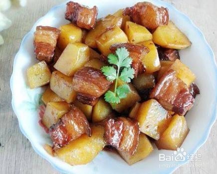 红烧肉土豆最家常的做法是什么