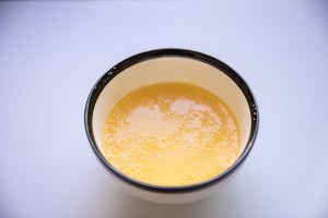 圣诞棉花糖奶油霜滴落树桩蛋糕的美味做法