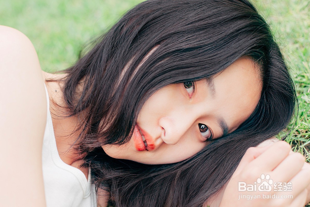 一碰就翻脸!小女生和女王之间来回切换毫无压力