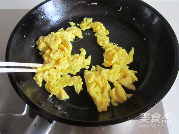 口蘑丝瓜炒鸡蛋