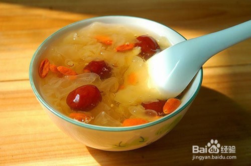 如何做银耳红枣汤?
