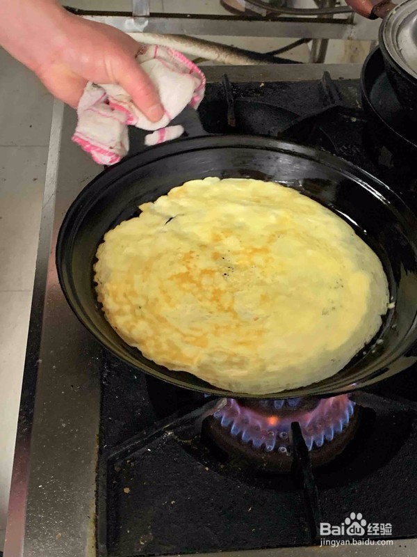 韭菜炒蛋皮的做法