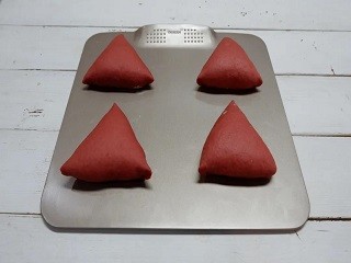 紫薯坚果拉丝软欧怎么做？