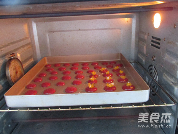 鲜花红曲鸡蛋饼干