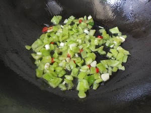 怎么做简单的土豆片炒肉