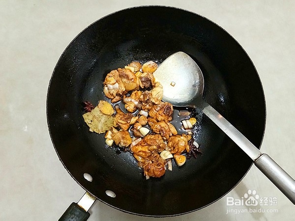 美味的土豆鸡块焖面