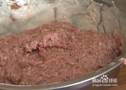 类似春卷的锅贴羊肉的制作方法