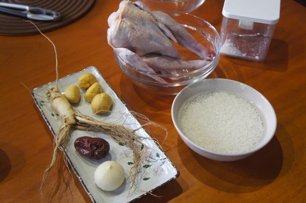 寒冬里的温暖 — 韩式参鸡汤