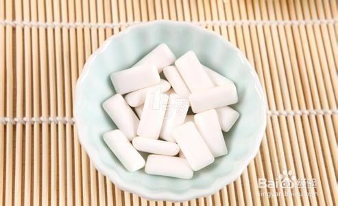 亮白的牙齿从吃开始
