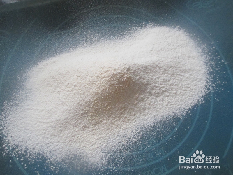 简易蛋糕的做法——草莓方蛋糕