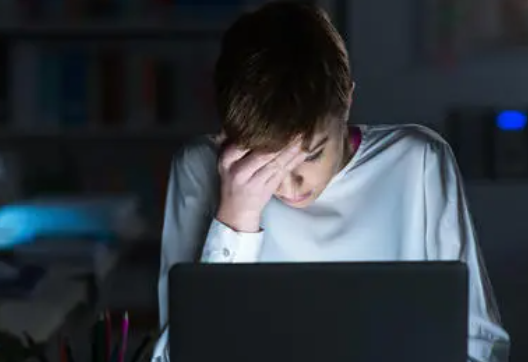 男朋友喜欢熬夜要不要管