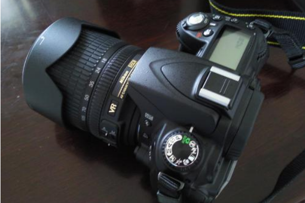 尼康D90 18-105mm 怎么拍摄月亮