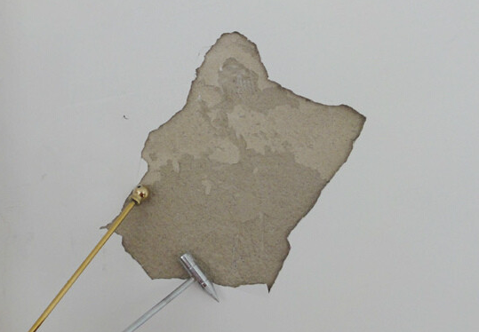 建筑验收规范中内墙面抹灰空鼓面积允许多大