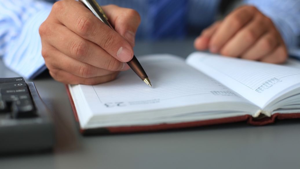 怎样写一篇五千字以上的文章,题目是,灿烂的梦,属于追梦者