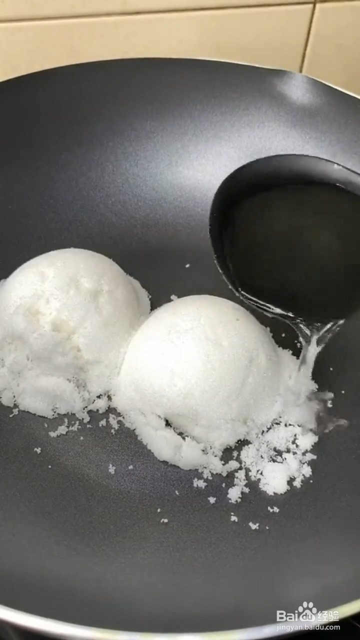 在家怎样用草莓和小西红柿做冰糖葫芦