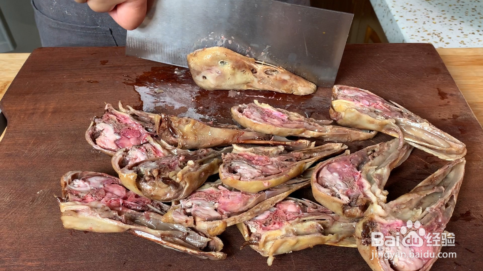 麻辣鸭头的做法