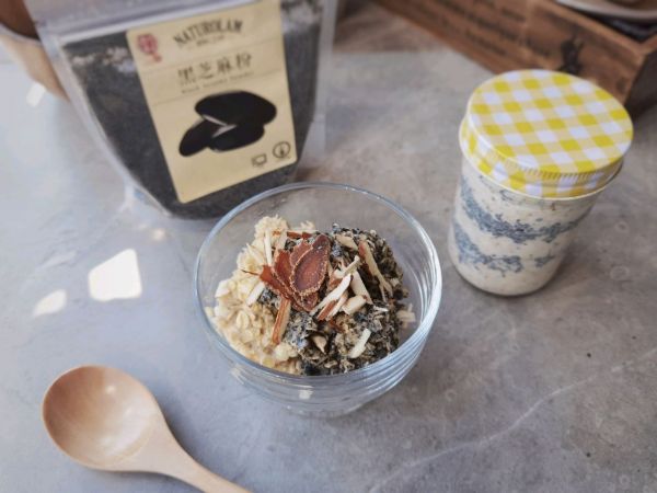 黑芝麻隔夜燕麦