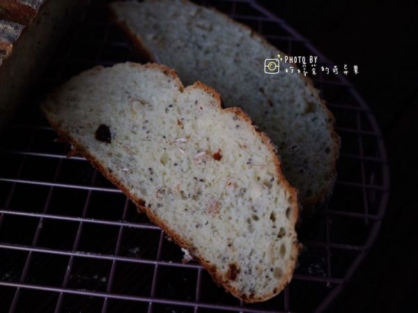 亚麻籽麦片乡村面包