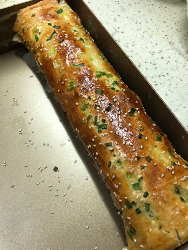 葱香肉松面包卷