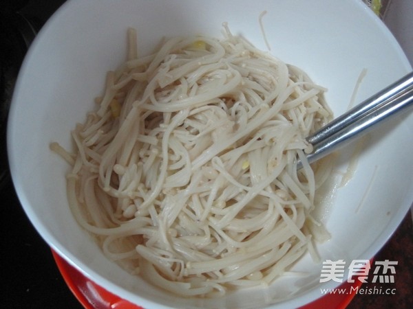 香菜拌金针菇