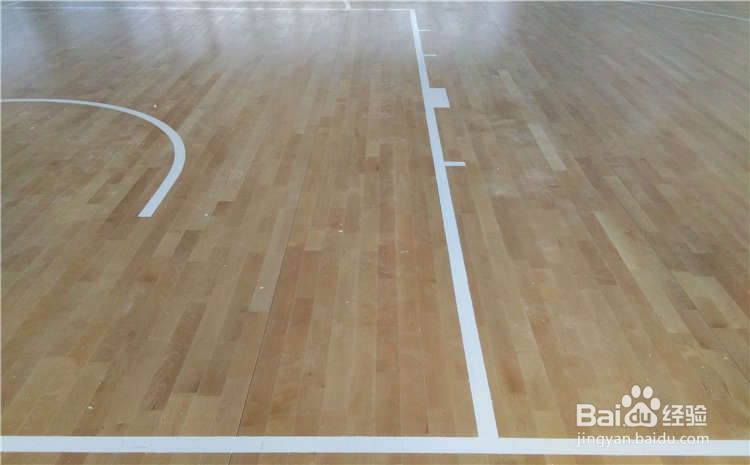 实木运动地板起拱原因