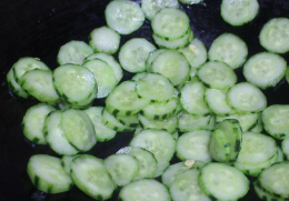 带你做黄瓜炒鸡蛋