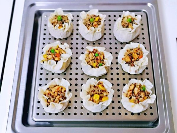 藜麦鸡胸时蔬烧麦