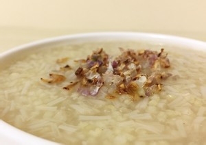 小米菌菇粥的制作