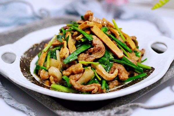 香干肉丝炒韭菜