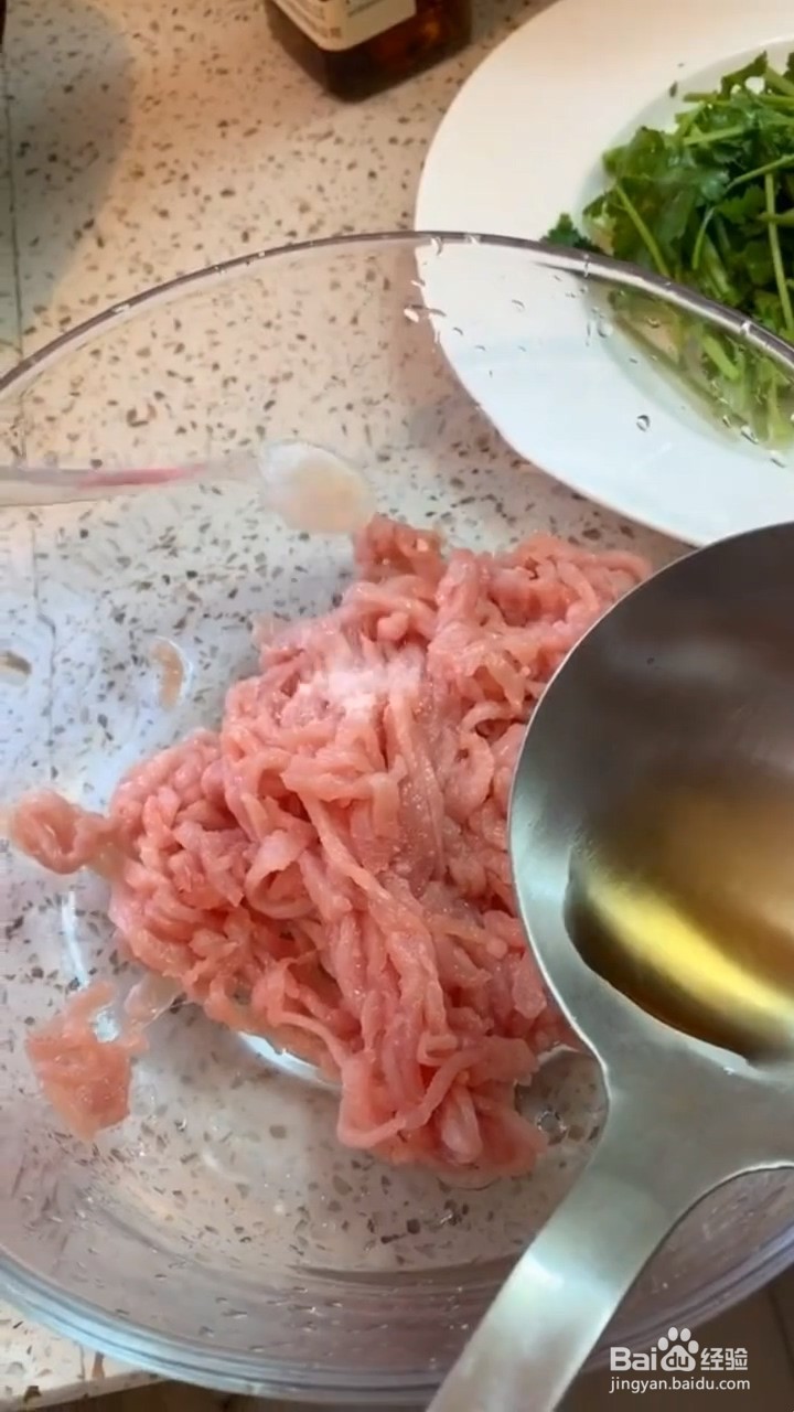 如何制作好吃又下饭的家庭版香辣肉丝?