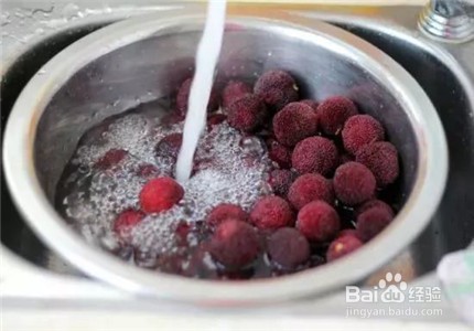 糖水杨梅荔枝冰的做法