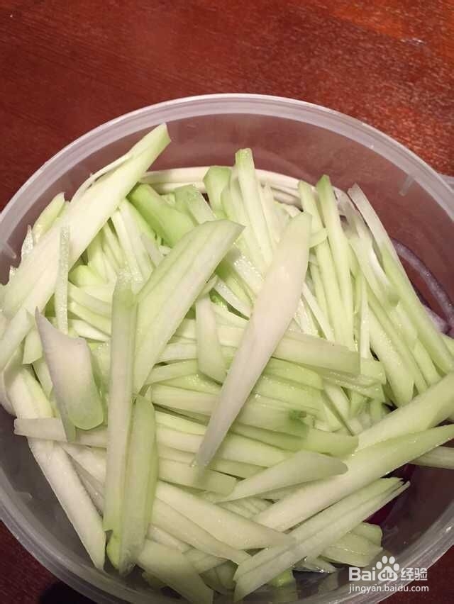 没有齐全的调料,也能做出可口足量的家常辣子鸡