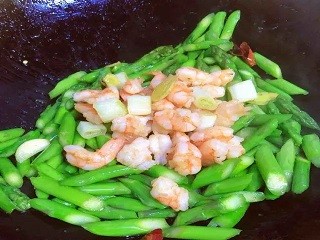 芦笋炒虾仁怎么做?
