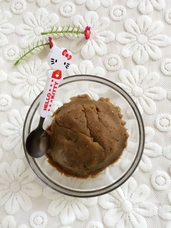 板栗馅儿冰皮月饼