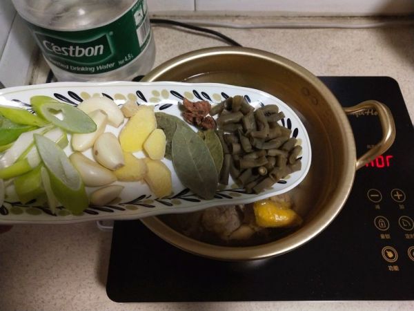 暖暖走地鸡火锅