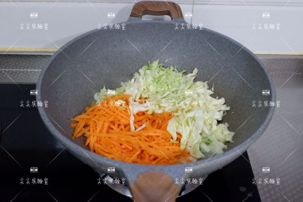 素炒包菜胡萝卜