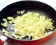 家常菜：菠菜炒鸡蛋怎么做